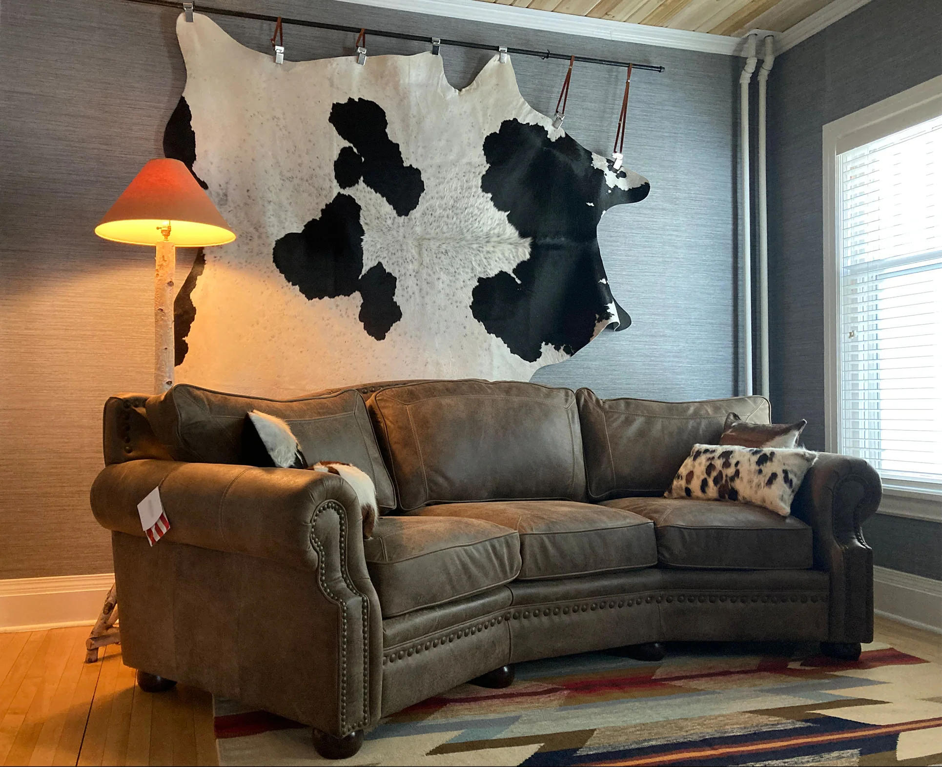 Tucson Leather Conversation Sofa - Image 6